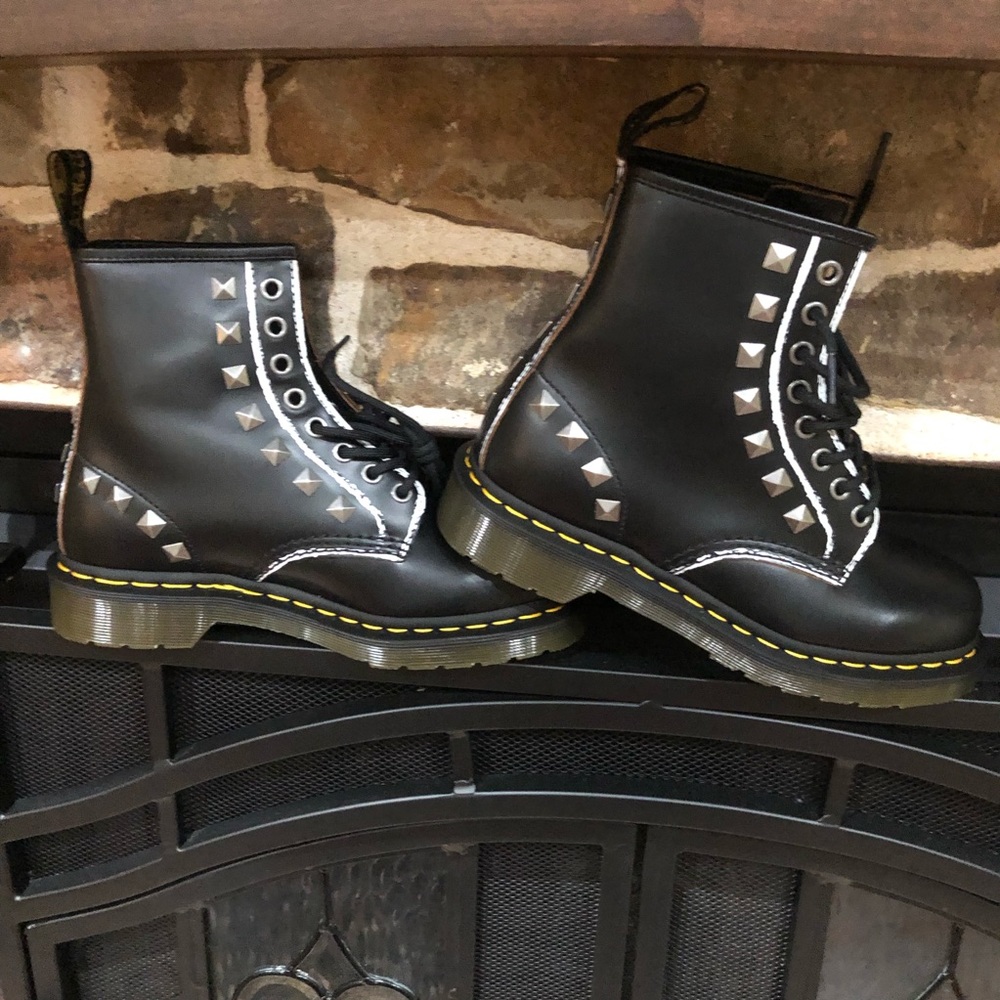 Dr Marten Vintage Style Boots NEW